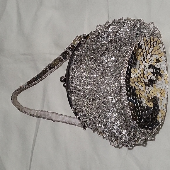 Cache mini metallic sequince purse. - Picture 3 of 11